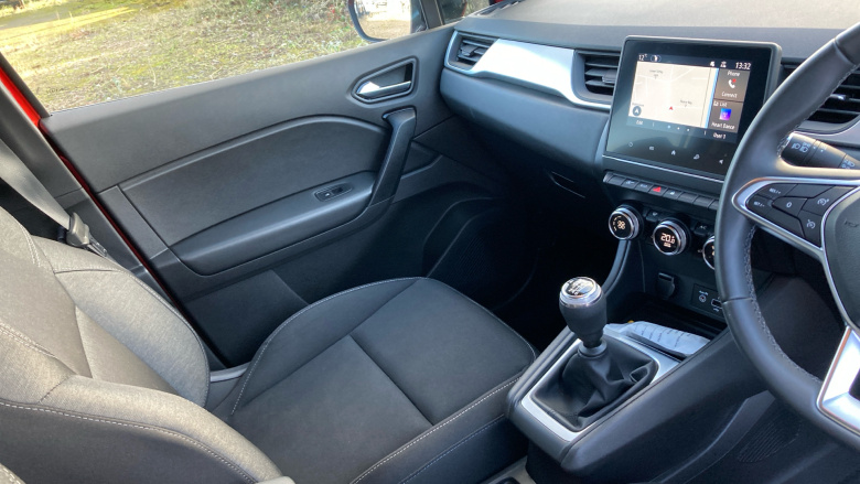 Renault Captur 1.3 TCE 140 Iconic 5dr Petrol Hatchback